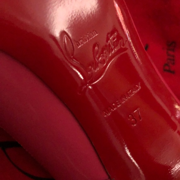 Christian Louboutin - Picture 6 of 8